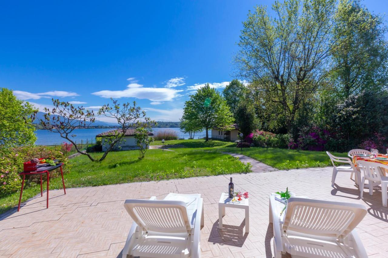 Villa Martine Au Bord Du Lac - Happy Rentals Cadrezzate Exterior foto