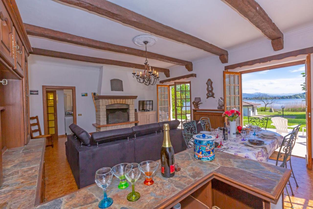 Villa Martine Au Bord Du Lac - Happy Rentals Cadrezzate Exterior foto