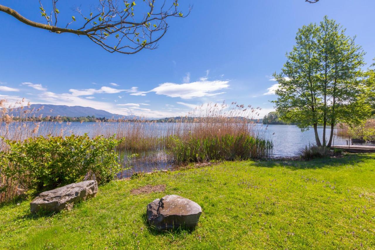 Villa Martine Au Bord Du Lac - Happy Rentals Cadrezzate Exterior foto